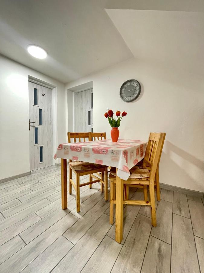 Apartman Klaudia Ruzomberok Buitenkant foto