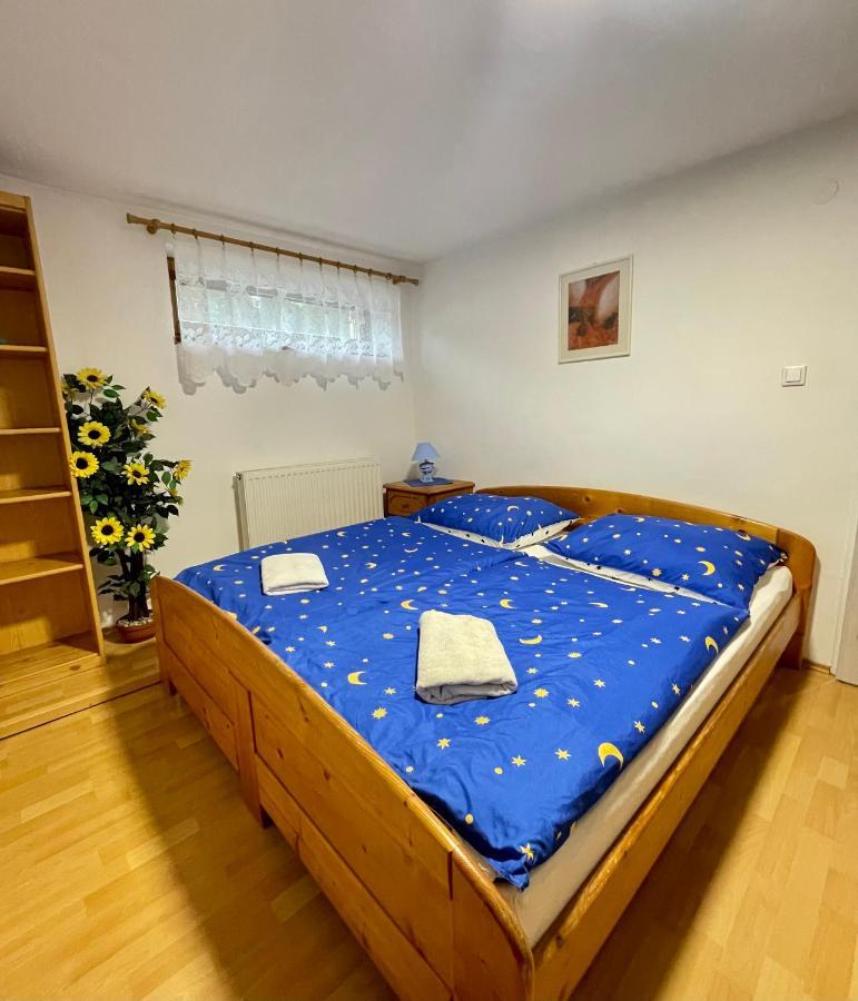 Apartman Klaudia Ruzomberok Buitenkant foto