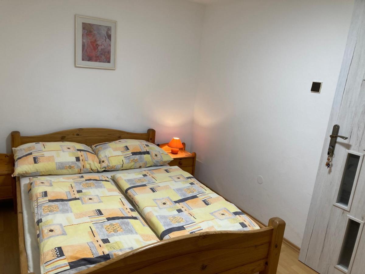 Apartman Klaudia Ruzomberok Buitenkant foto